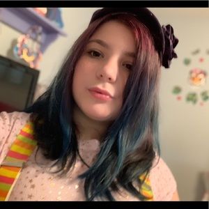 Meet your Posher, Mia